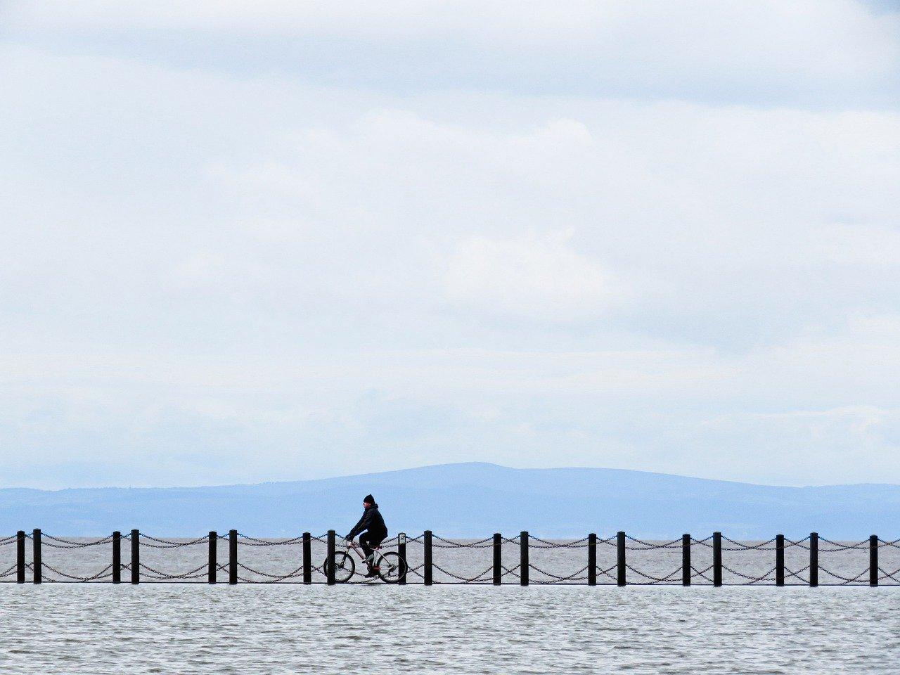 How to prepare to cycle in the cold: A Cyclist's Guide to Winter Riding